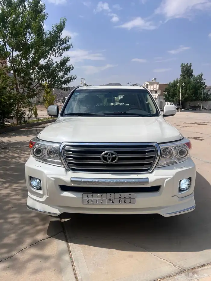 لاندكروزر صالون 2015 60 عام 3