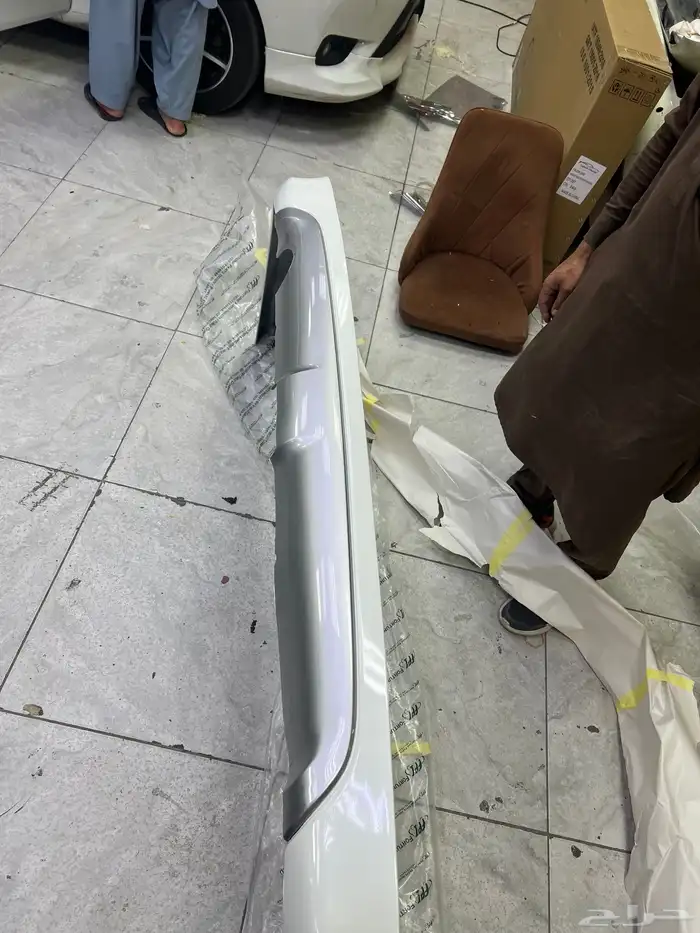 لحيه او زوايد جيب لاندكروزامامي وخلفي 2011 VXR 1