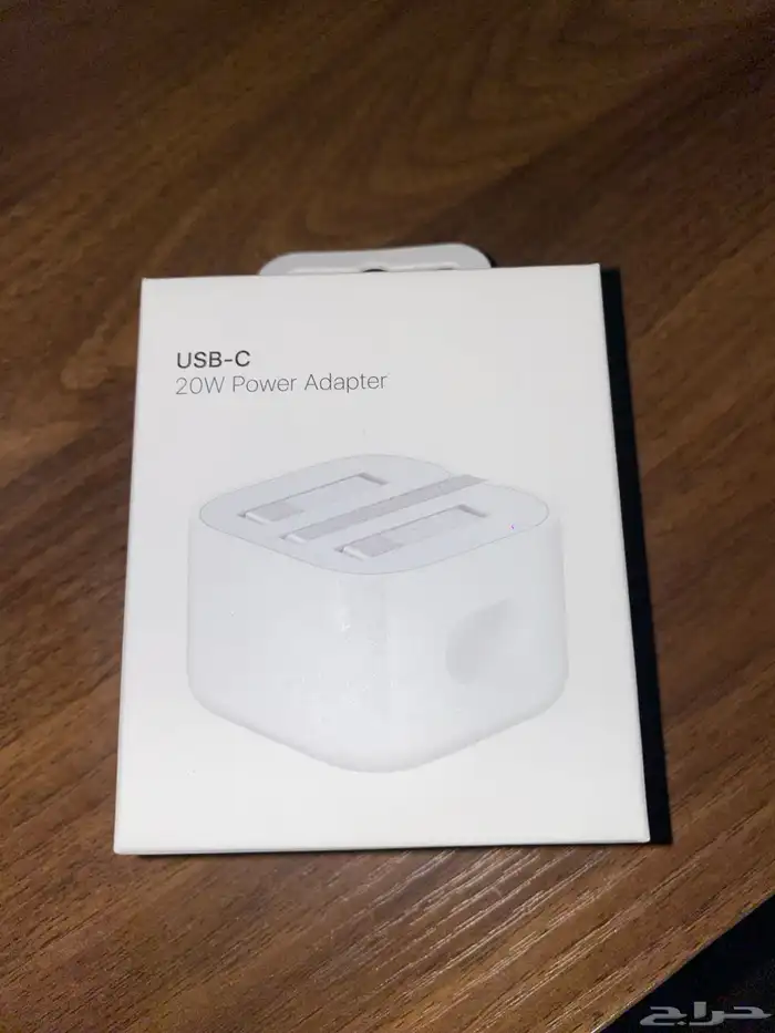 بكج ايفون (فيش جداري وسلك شاحن وسماعه) 1