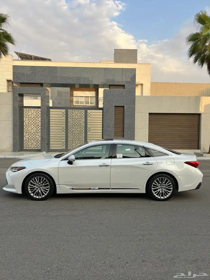 للبيع افالون 2022 بريميوم شبه الجديده 12