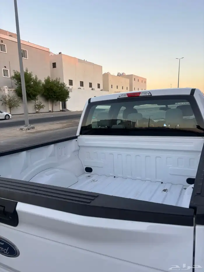 فورد F150 2020 (دبل 8 سلندر ) 8