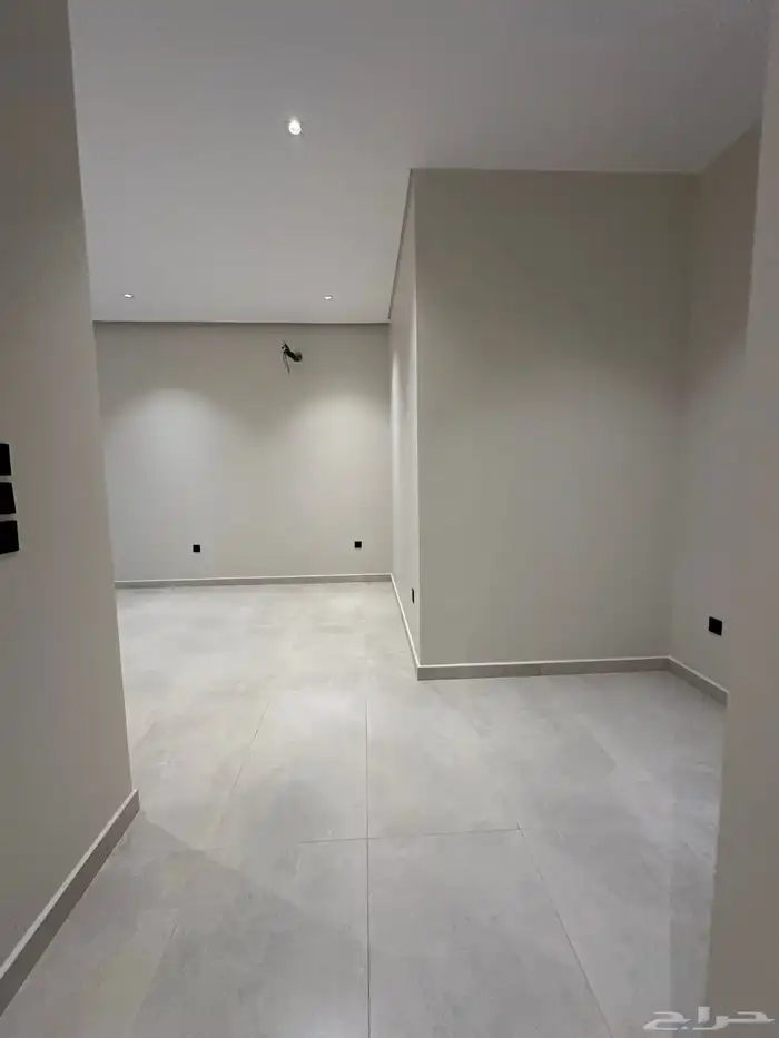 للبيع شقق فاخره في جده حي النزهة 10