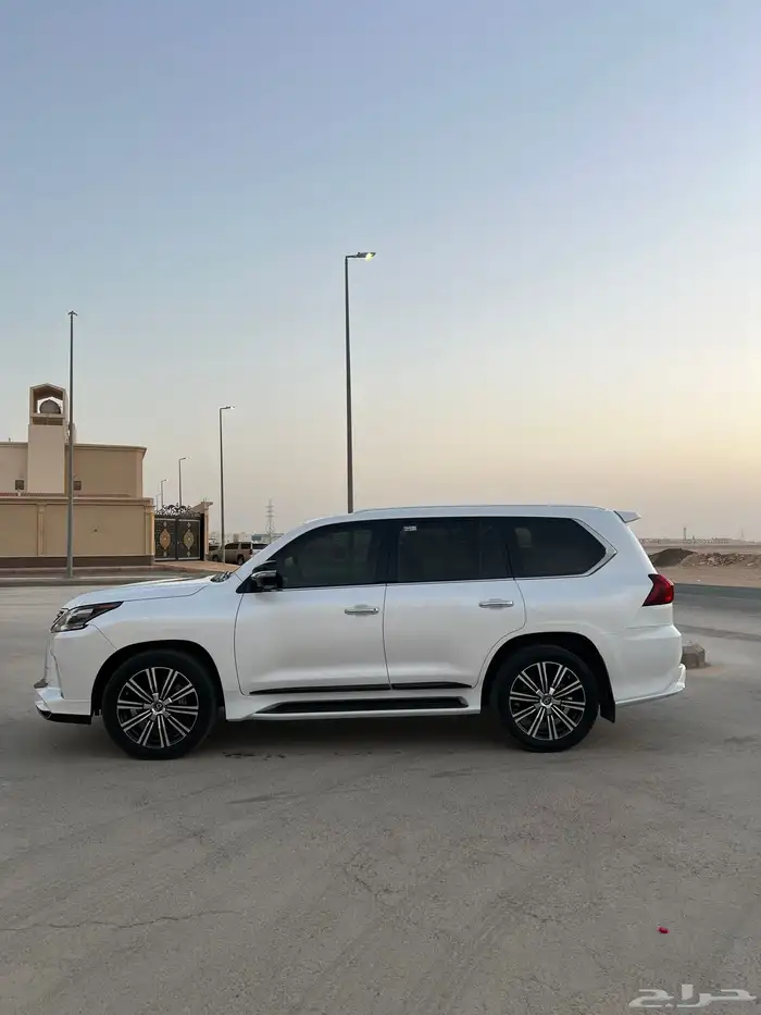 جيب لكزس 2021 سعودي Lx570s DD 1