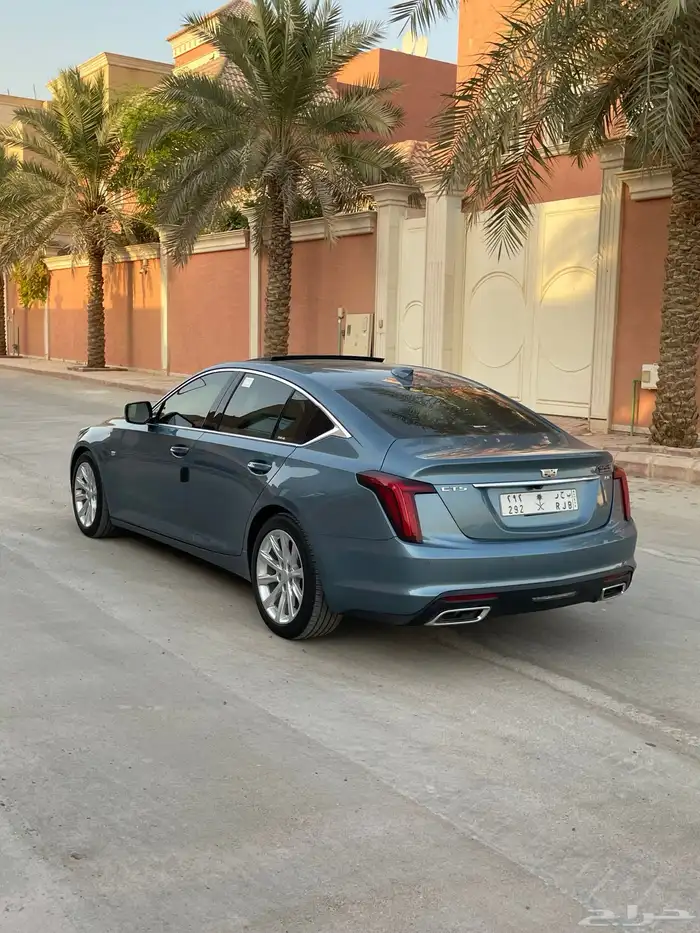 كاديلاك ct5 لون تركوازي مميز 2023 5