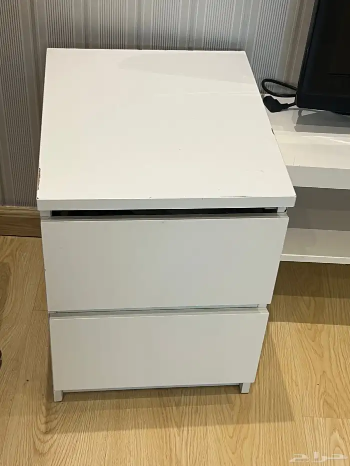 طاولة تلفزيون 1