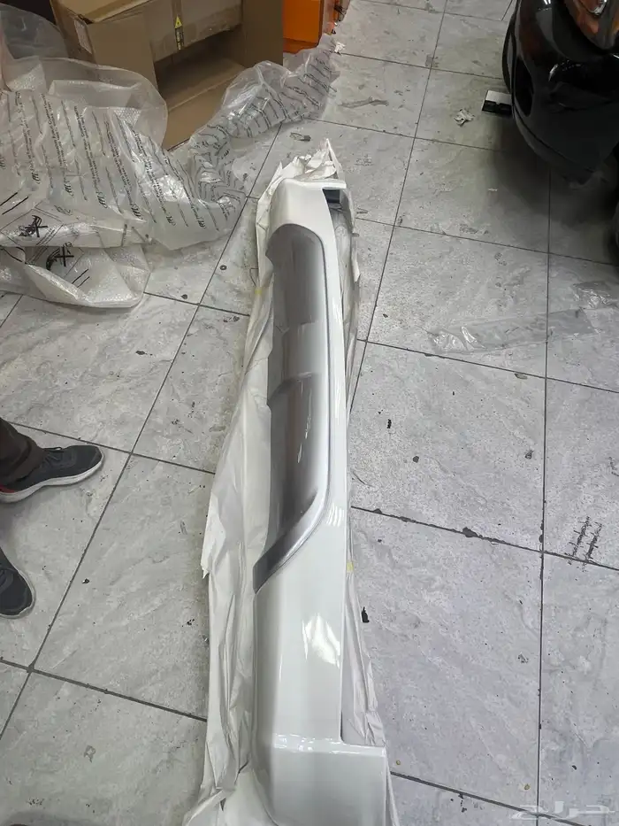 لحيه او زوايد جيب لاندكروزامامي وخلفي 2011 VXR 2