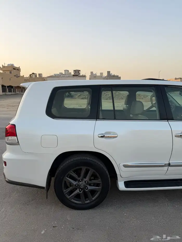 لكزس LX570 8