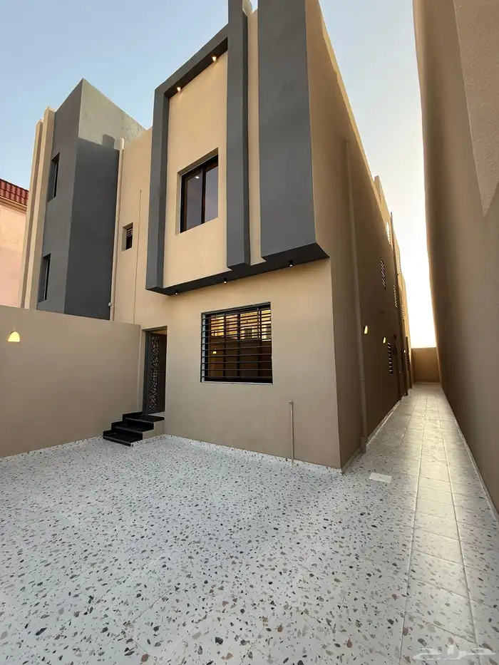 للبيع شقه ارضيه بمدخل سياره بسعر 550 الف شمال الخميس 4