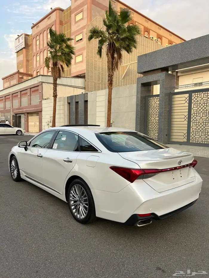 للبيع افالون 2022 بريميوم شبه الجديده 14