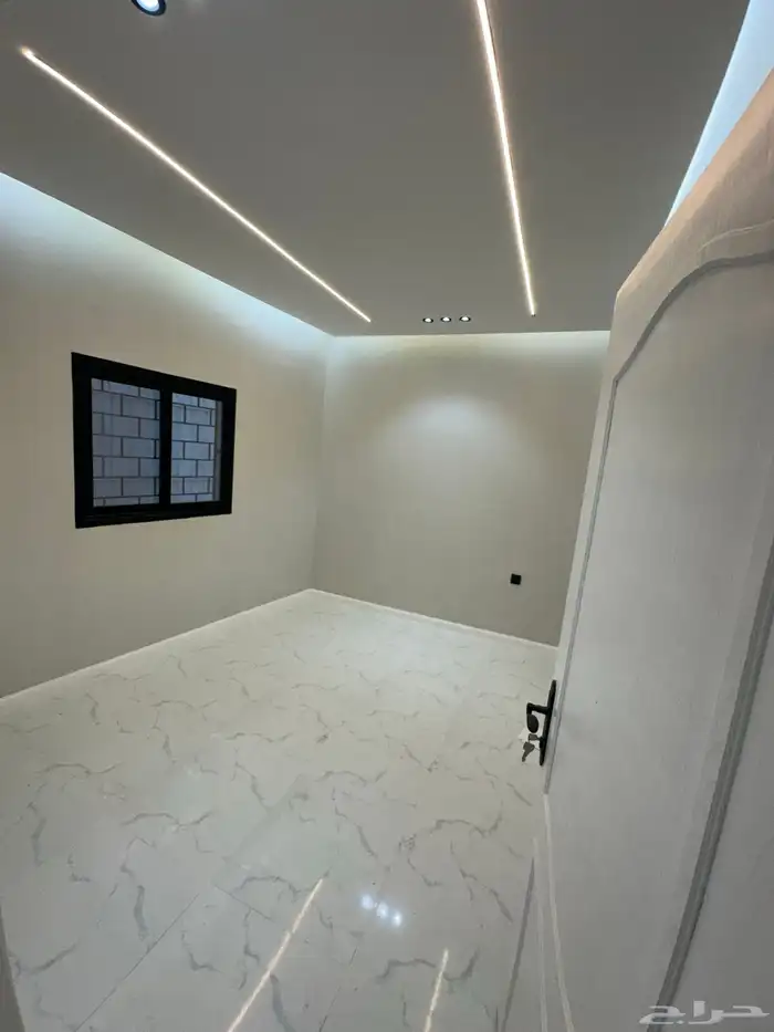 فله للبيع بالدمام حي الضاحيه الثاني 13