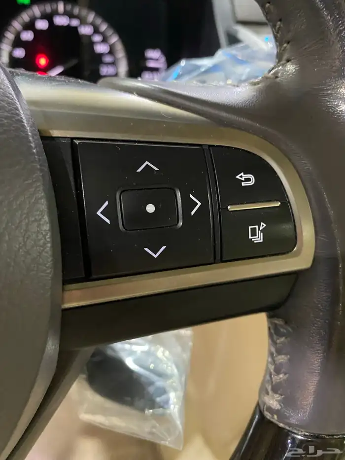 لكزس LX 570 المديل 2018 العدد 201 الف 10