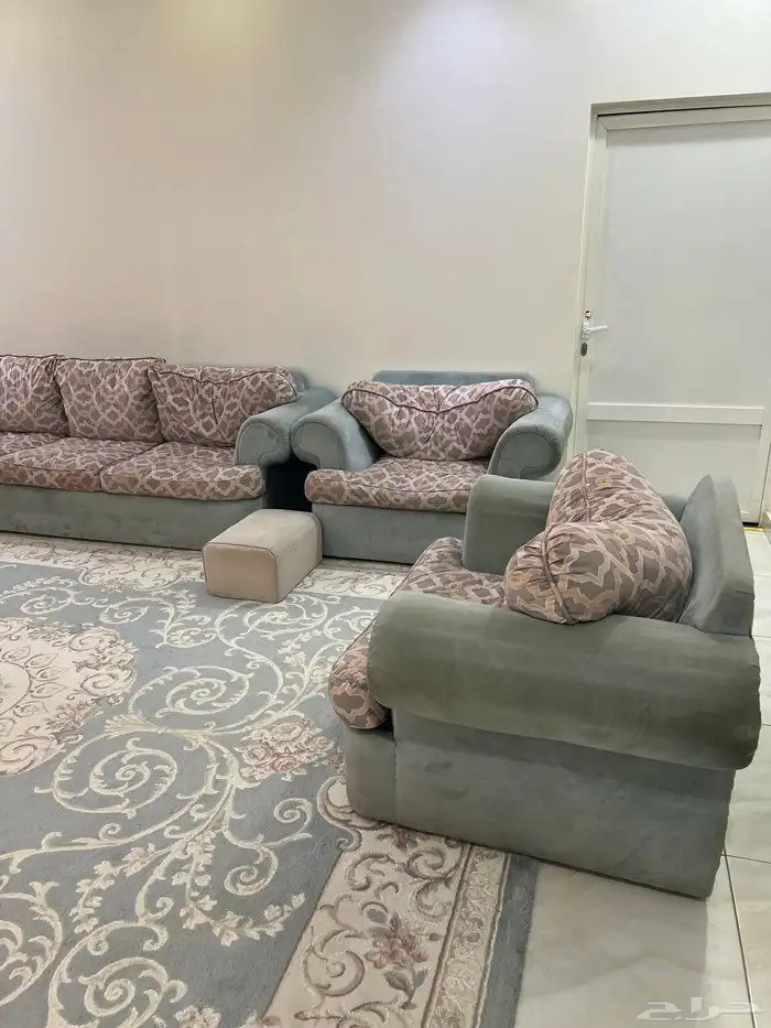 للبيع كنب وزوليه 1