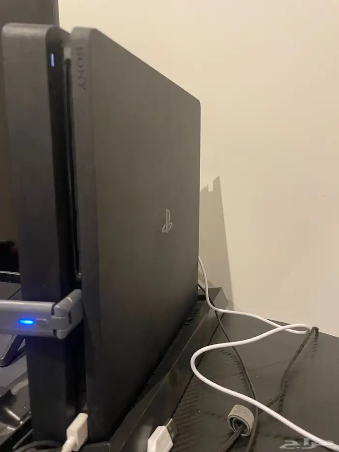 سوني 4 slim 1