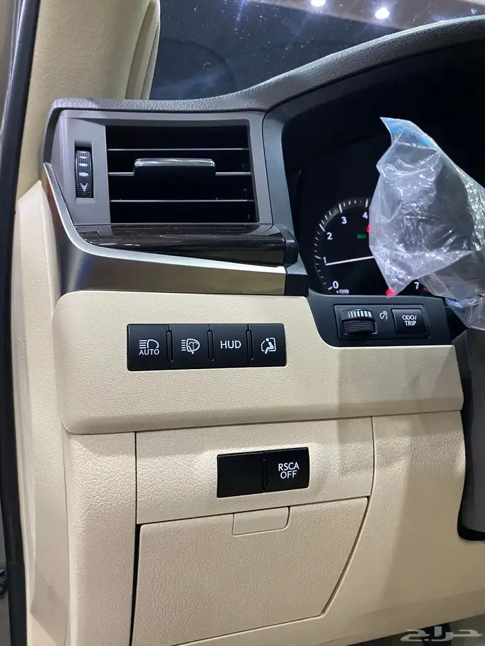 لكزس LX 570 المديل 2018 العدد 201 الف 6