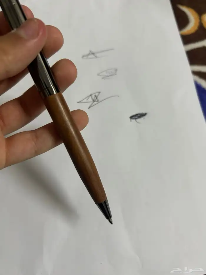 قلم لون اسود فخم شاريه جديد ب 250 و ابي به 150 2