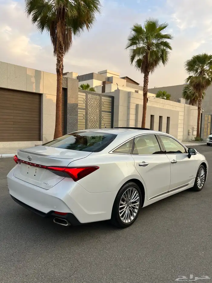 للبيع افالون 2022 بريميوم شبه الجديده 22