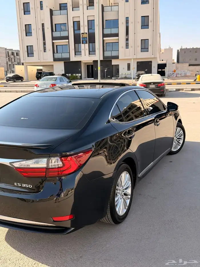 لكزس ES350 موديل 2017 4