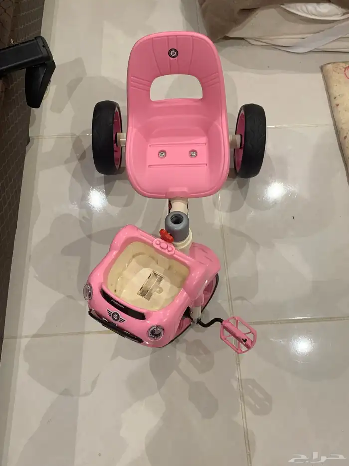 اغراض متنوعه - طاولات - شاشات - حديد - مراتب - إلخ 5