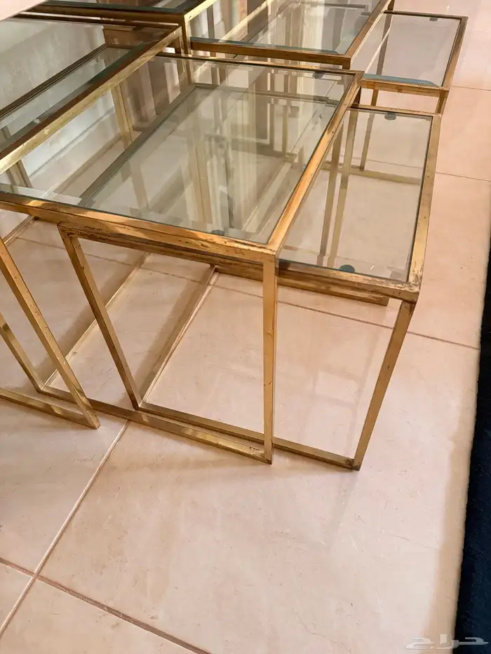 طاولات خدمة ذهبي 3