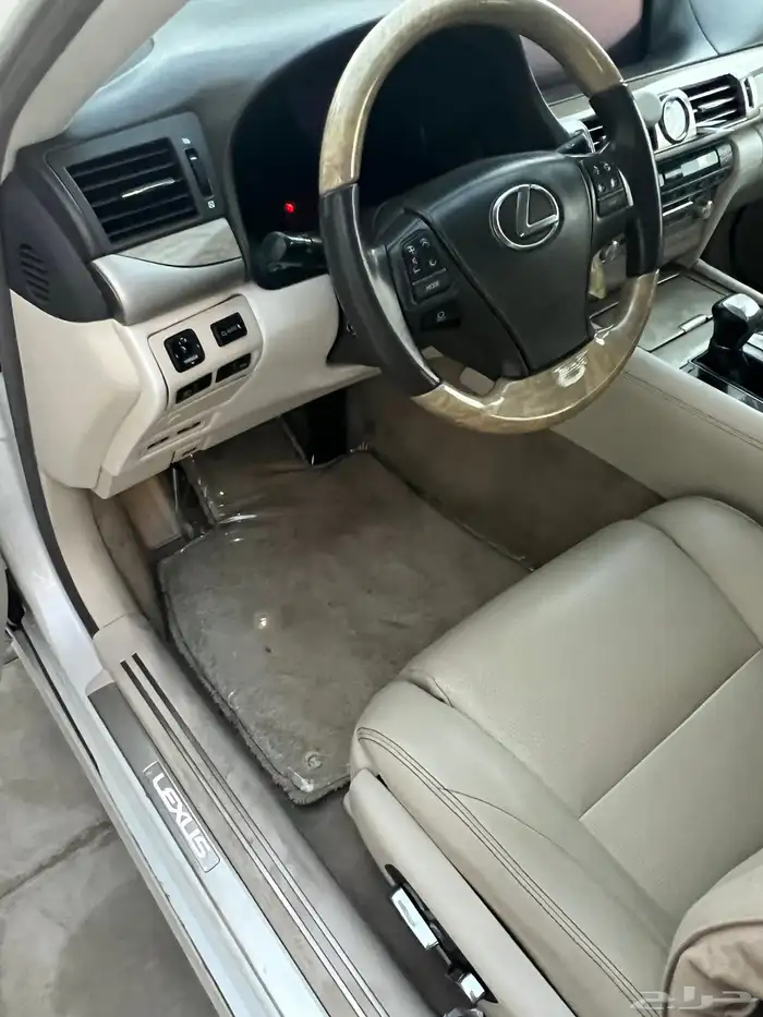 للبيع لكزس 460  2013 لارج سعودي ابيض الداخل اف وايت 12