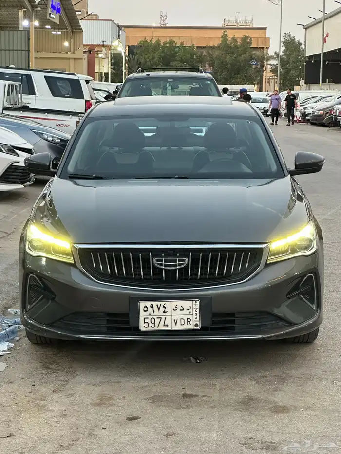 للبيع امجراند جيلي 2023 فل كامل و نص فل السعر 28500 7