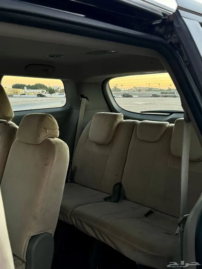Kia Grand Carnival 2019 - Excellent Condition 7