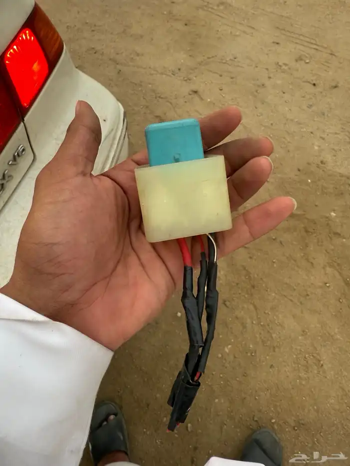 تحكم مكيف مع اغراضه 0