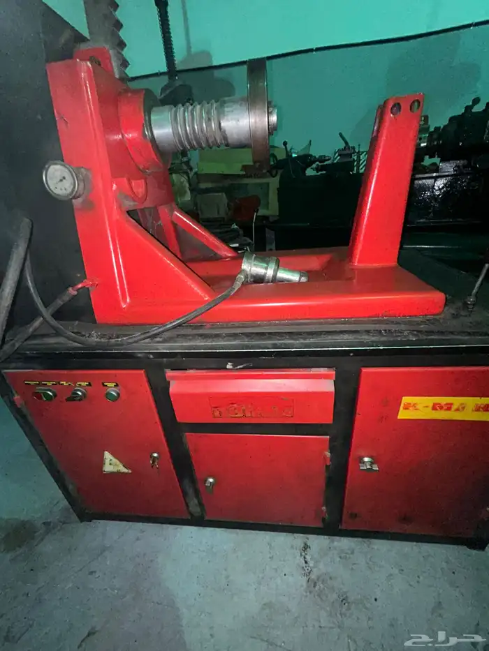 للبيع ماكينة تعديل جنوط هيدروليك - صناعة إيطالية 2