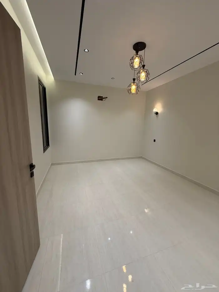 للبيع روف بملحق علوي ومشب احد رفيده 19