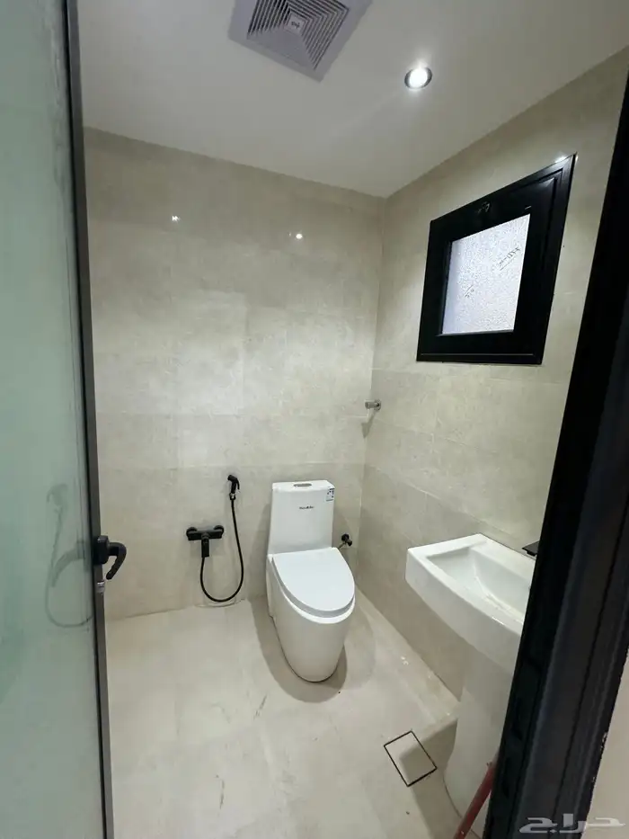 فله للبيع بالدمام حي الضاحيه الثاني 15