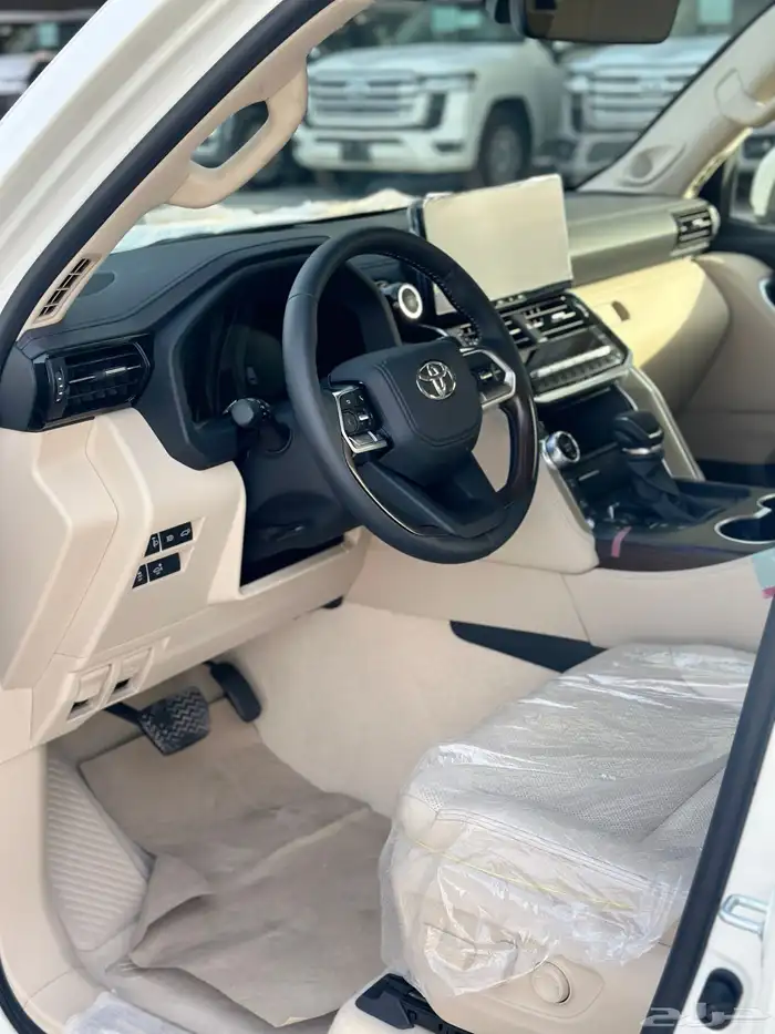 تويوتا لاندكروزر الموديل2025 فل كامل ورد الكويت رقم5 13