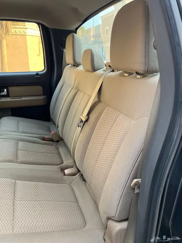 للبيع وانيت فورد اف f150 موديل 2014 غمارتين 15