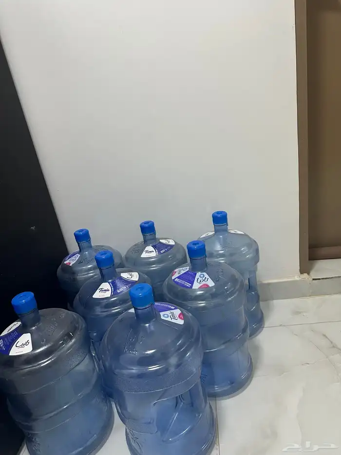 قنينات ماء تانيا فارغه 0