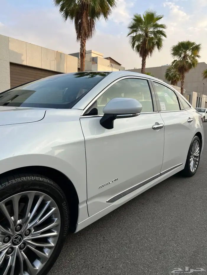 للبيع افالون 2022 بريميوم شبه الجديده 4