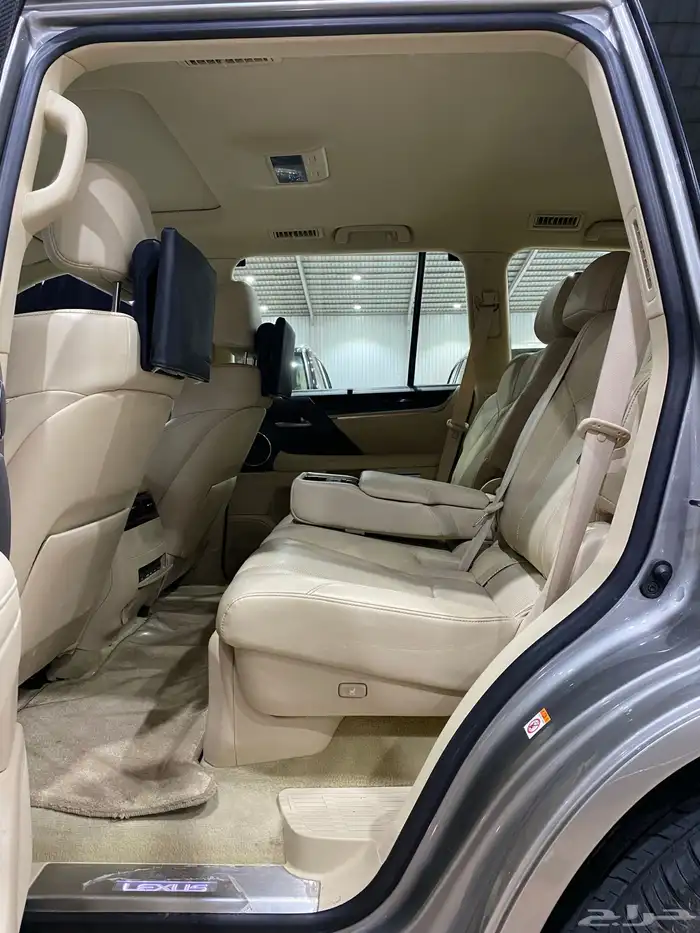 لكزس LX 570 المديل 2018 العدد 201 الف 3