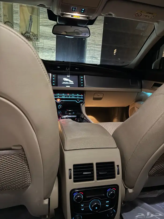 جاكوار XF 2018 19