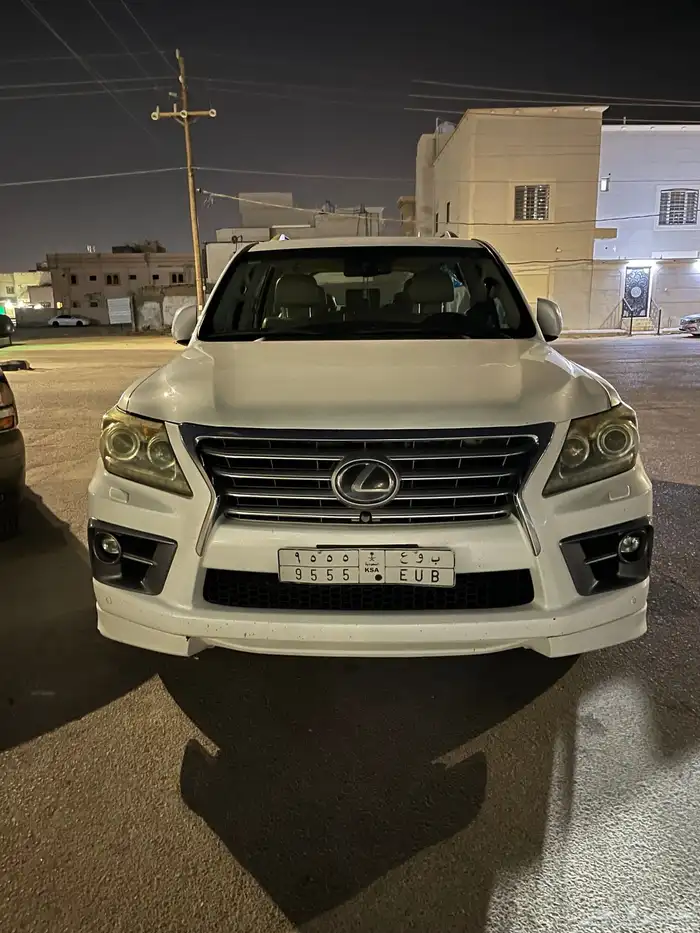 جيب لكزس 2013 SPORT للبيع 1