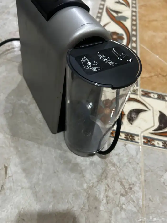 للبيع مكينة قهوة من نوع نيسبريسو 1