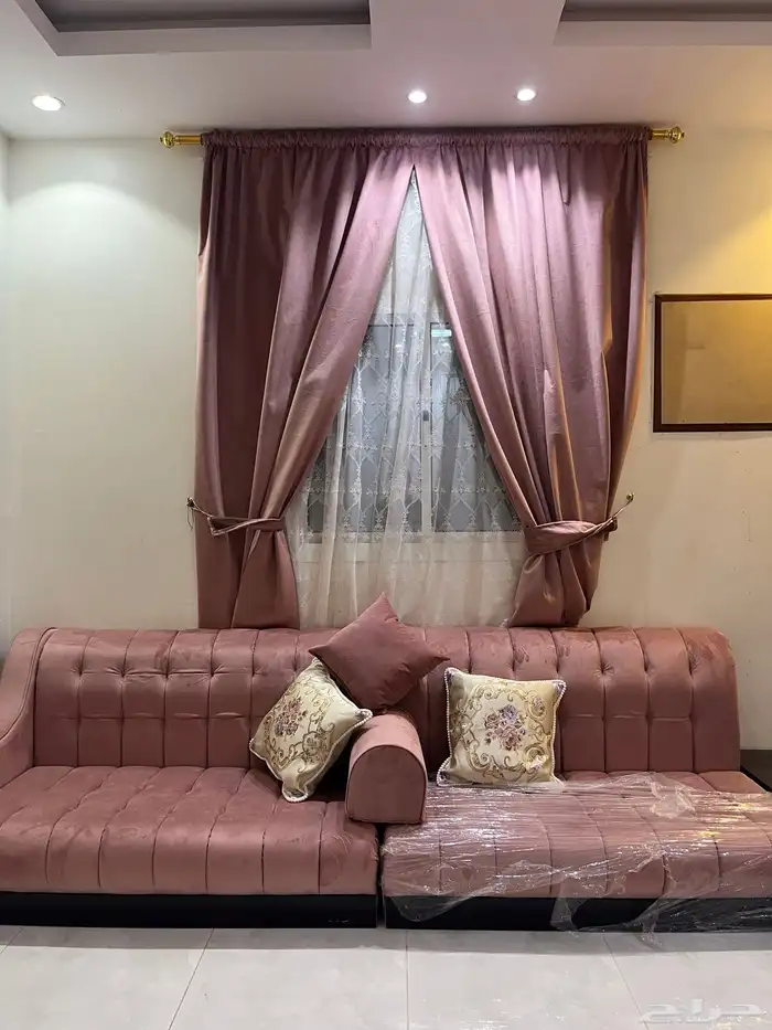 للبيع كنب جديد لم يستخدم القريات 0