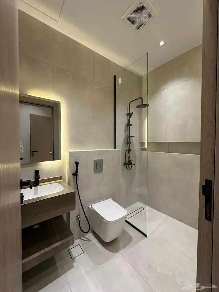 للبيع شقق فاخره في جده حي النزهة 9