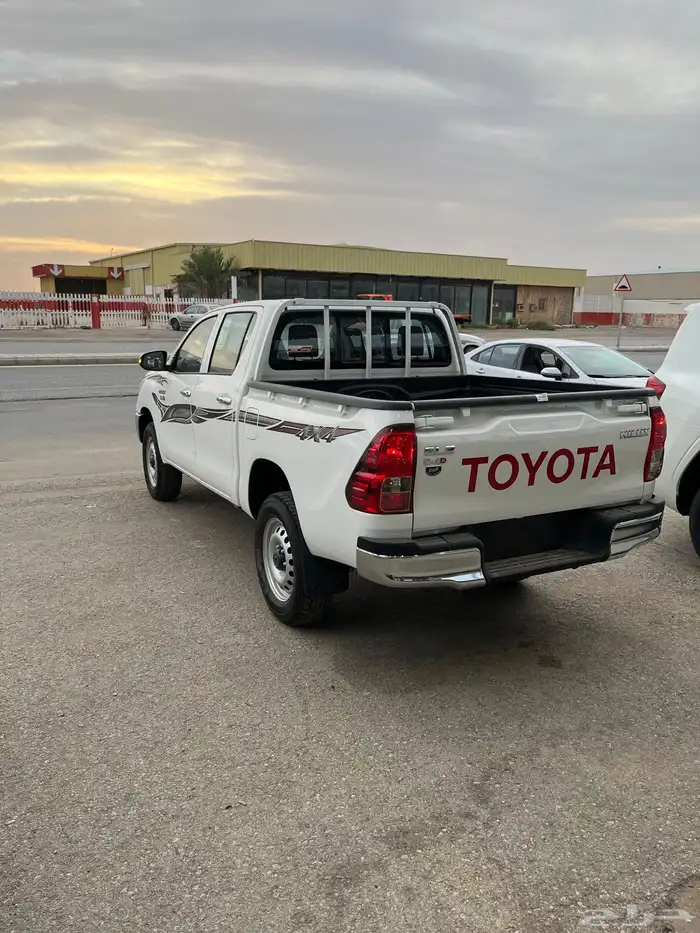 تويوتا هايلوكس غمارتين ديزل دبل GL2 2025 3