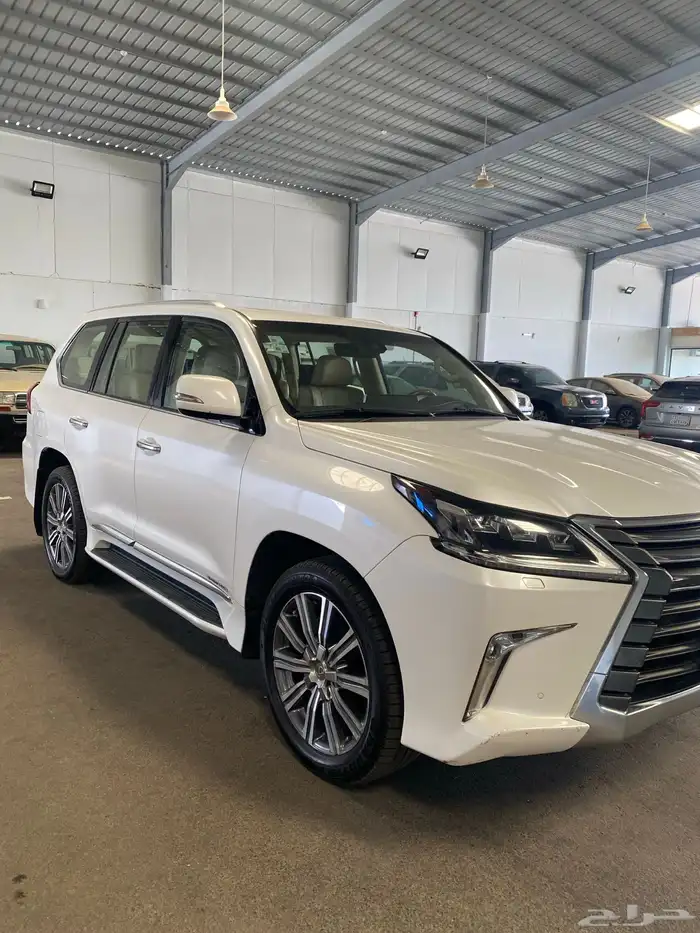 لكزس LX570 2016 عداد 220 فقط خليجي 2