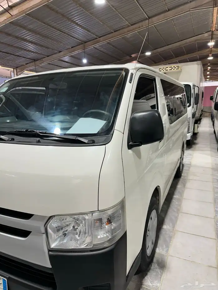 باص تيوتا هايس ركاب 2015 1