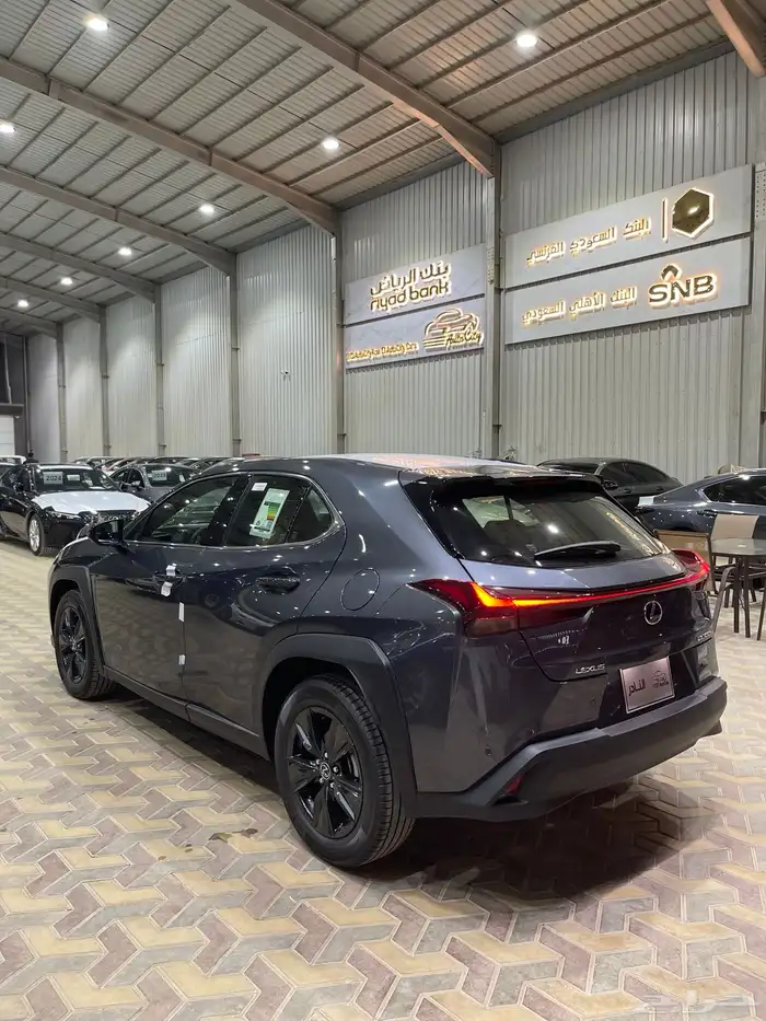 لكزس Ux300h سعودي ضمان8سنوات كاش اقساط 6