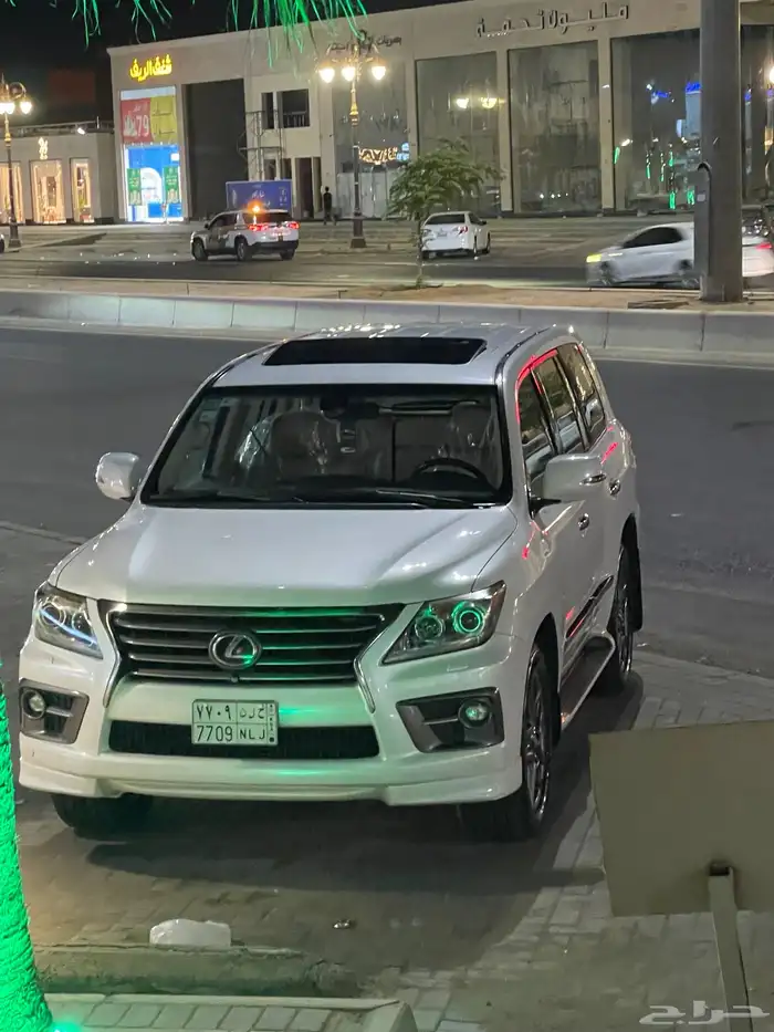 جيب لكزس LX 2015 8