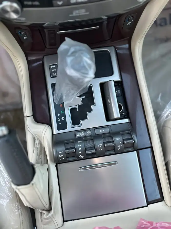 لكزس Lx570 موديل 2015 فل كامل 13