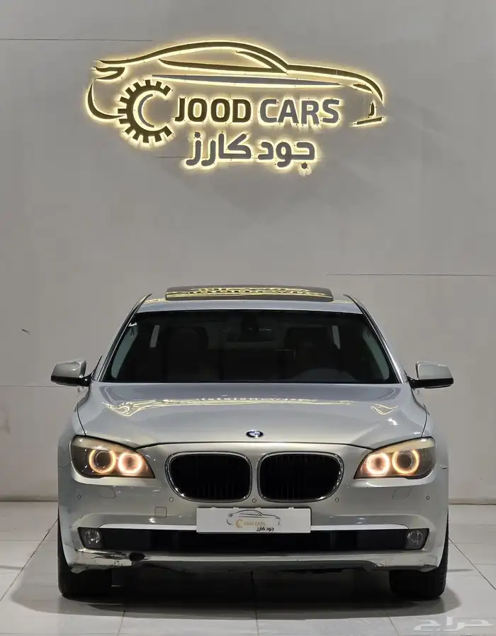 بي ام دبليو 750Li موديل 2012 بحالة ممتازة 4