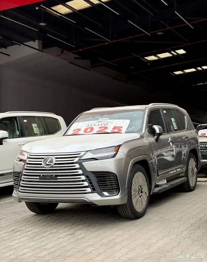 لكزس LX 2025 بنظام الدفعتين بدون هامش ربح 1