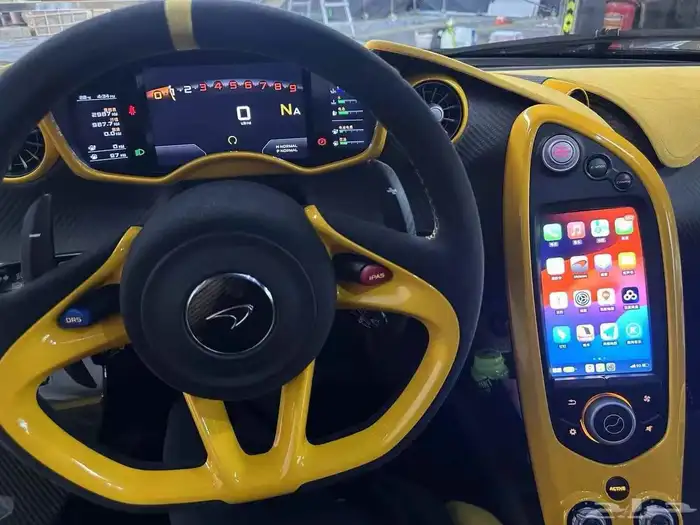 كت ابل كار بلاي Apple CarPlay ل مكلارين وفيراري 2