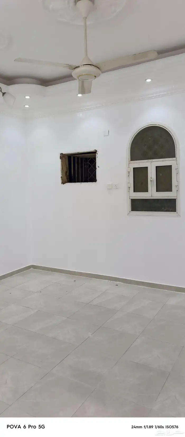 شقه جديده مكونه من 3 غرف مساحه كبيره وحمامين ومطبخ وصاله 0